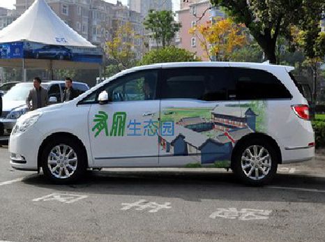 武冈户外车贴喷绘如何保持效果?