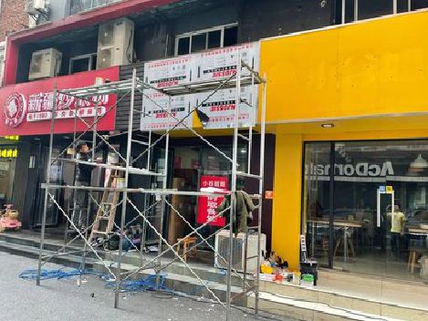 武冈制作广告招牌如何避免它发黄？